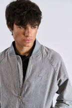 Gris